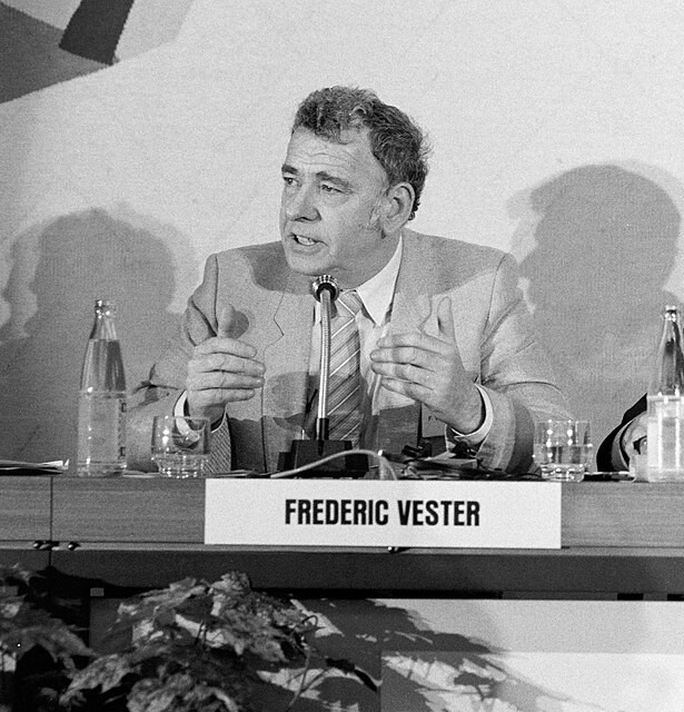 Attribution: Universitätsarchiv St.Gallen | Regina Kühne | HSGN 028/00546 | CC-BY-SA 4.0